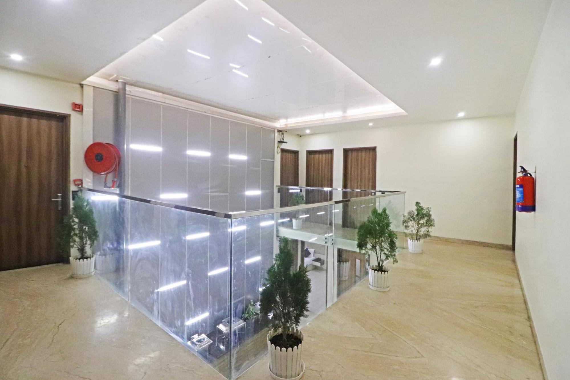 Hotel The Archer Artemis Hospital Road Sector 52 Гургаон Екстериор снимка