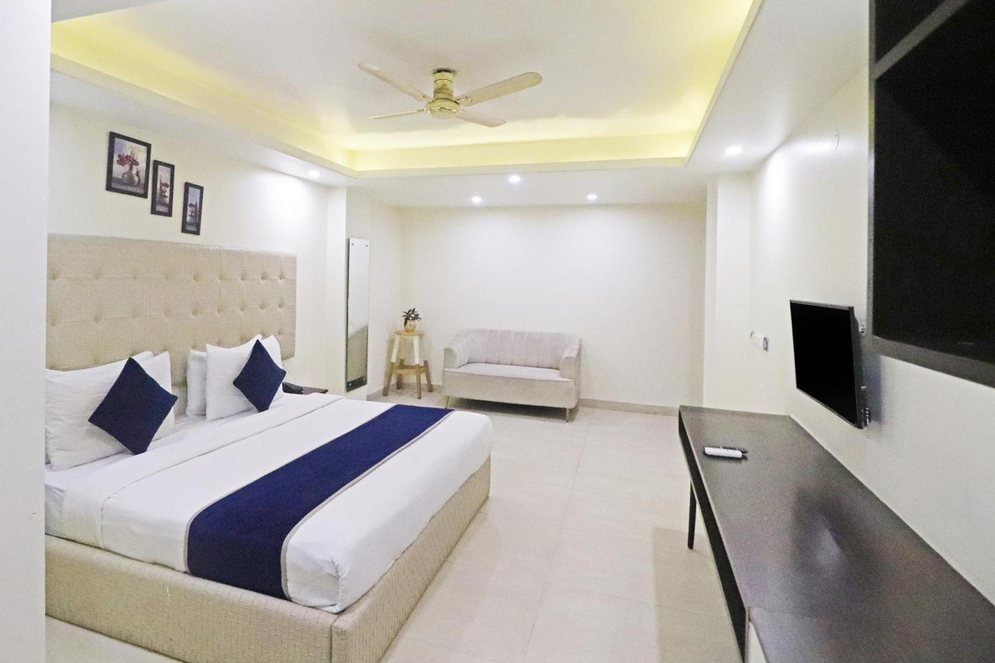 Hotel The Archer Artemis Hospital Road Sector 52 Гургаон Екстериор снимка