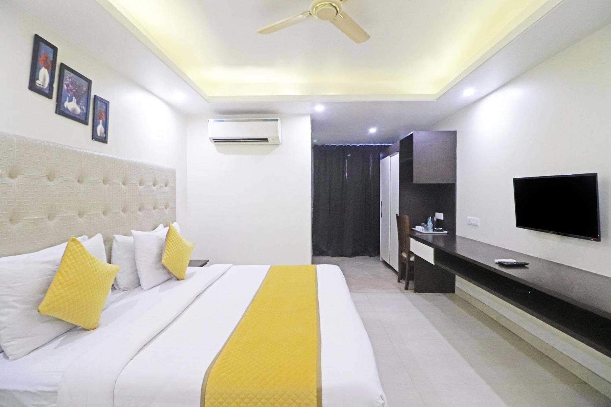Hotel The Archer Artemis Hospital Road Sector 52 Гургаон Екстериор снимка