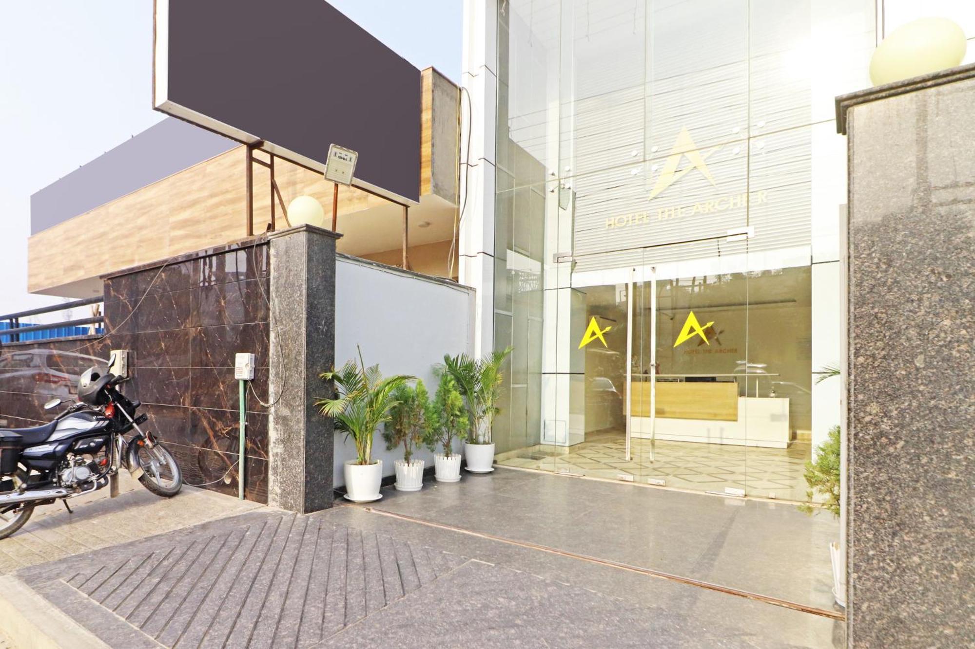 Hotel The Archer Artemis Hospital Road Sector 52 Гургаон Екстериор снимка